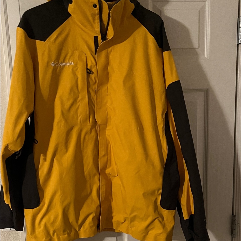 Columbia Titanium Men's Performance Jacket in Yellow and Black, NWOT , size XL